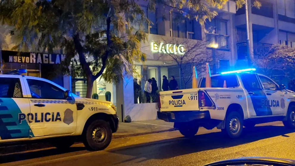 Buscan atrapar a delincuente que ingresó al departamento de una estudiante en un edificio céntrico