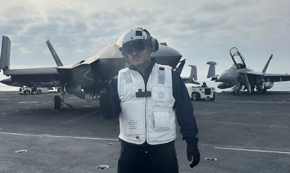 Luis Petri acompañó a las Fuerzas Armadas en el Portaaviones George Washington