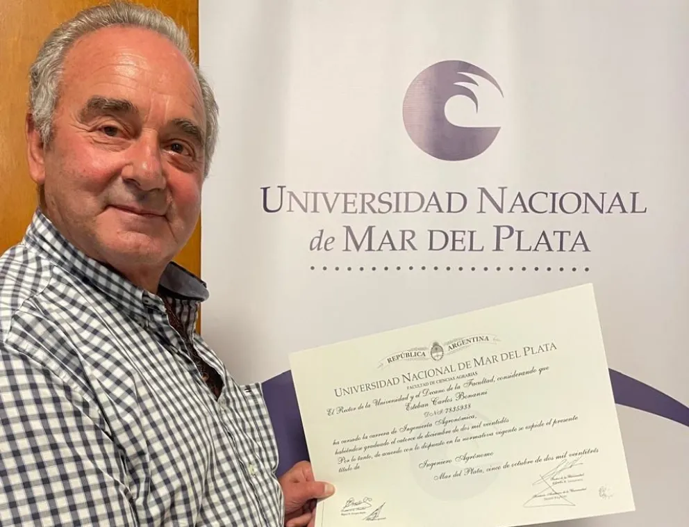 Un hombre se recibió de ingeniero agrónomo a los 74 años