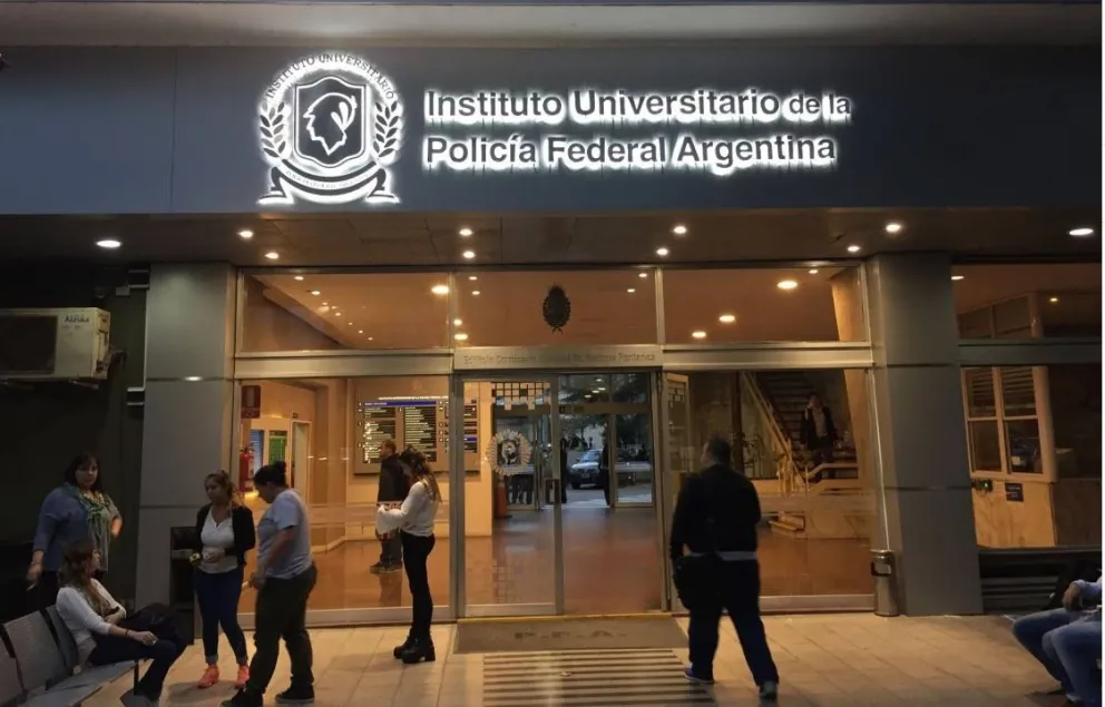 Instituto Universitario de la Policía Federal Argentina Cover