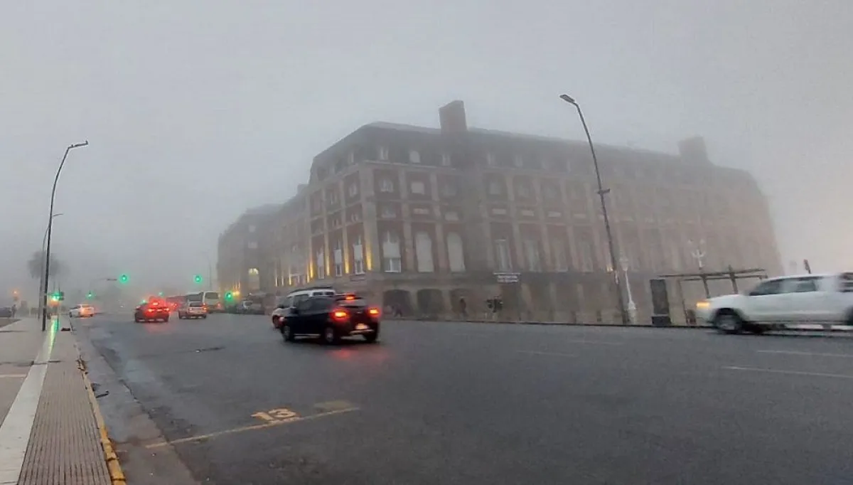 Niebla en Mar del Plata y el frío no afloja