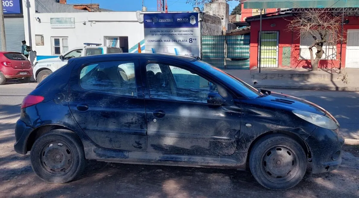 Interceptan a un hombre con antecedentes que circulaba en un auto ...