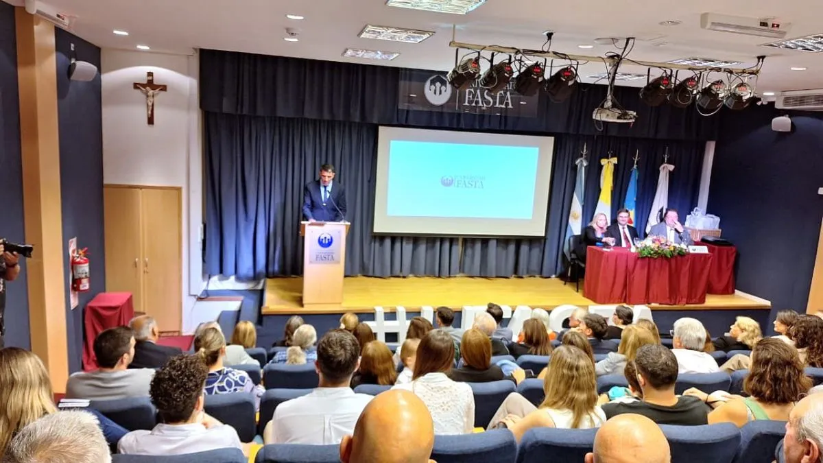 FASTA celebró los 10 años de su primera cohorte de médicos formados en ...