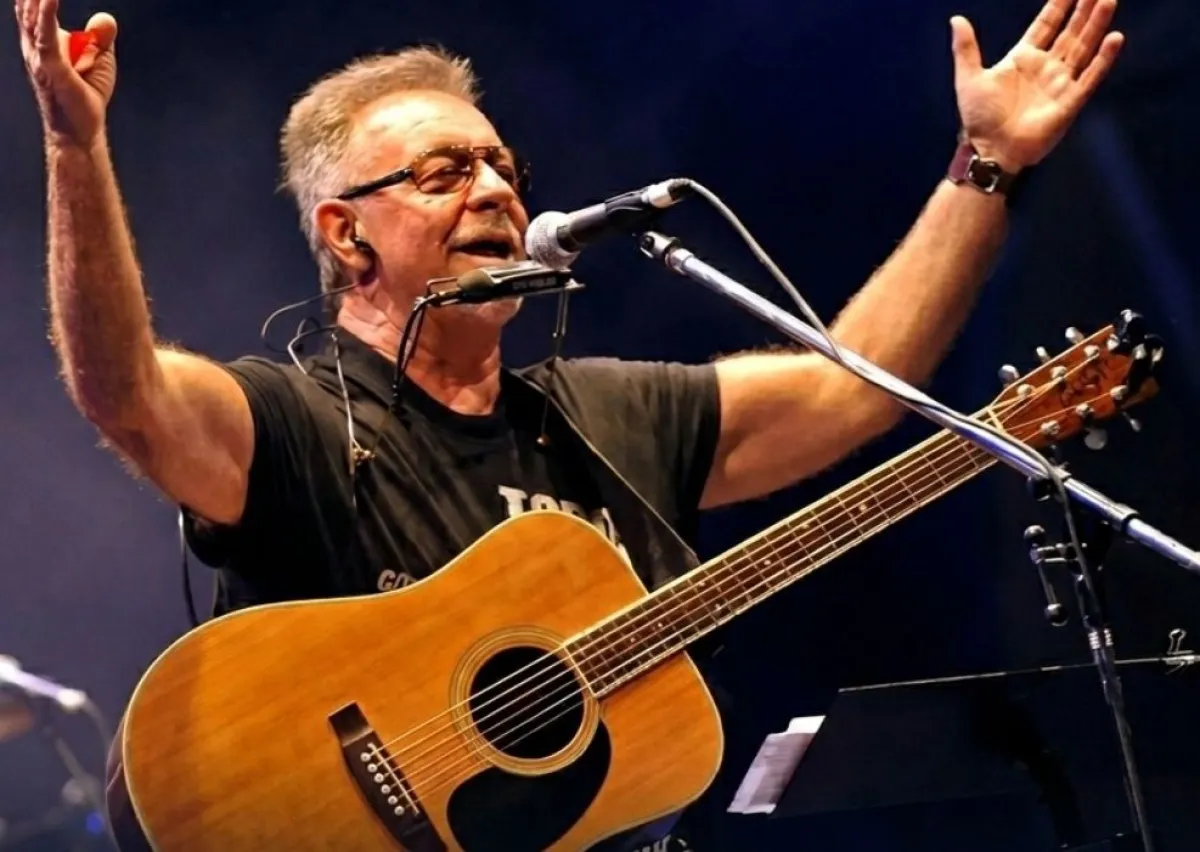 León Gieco vuelve a Mar del Plata: show íntimo con sus hijos