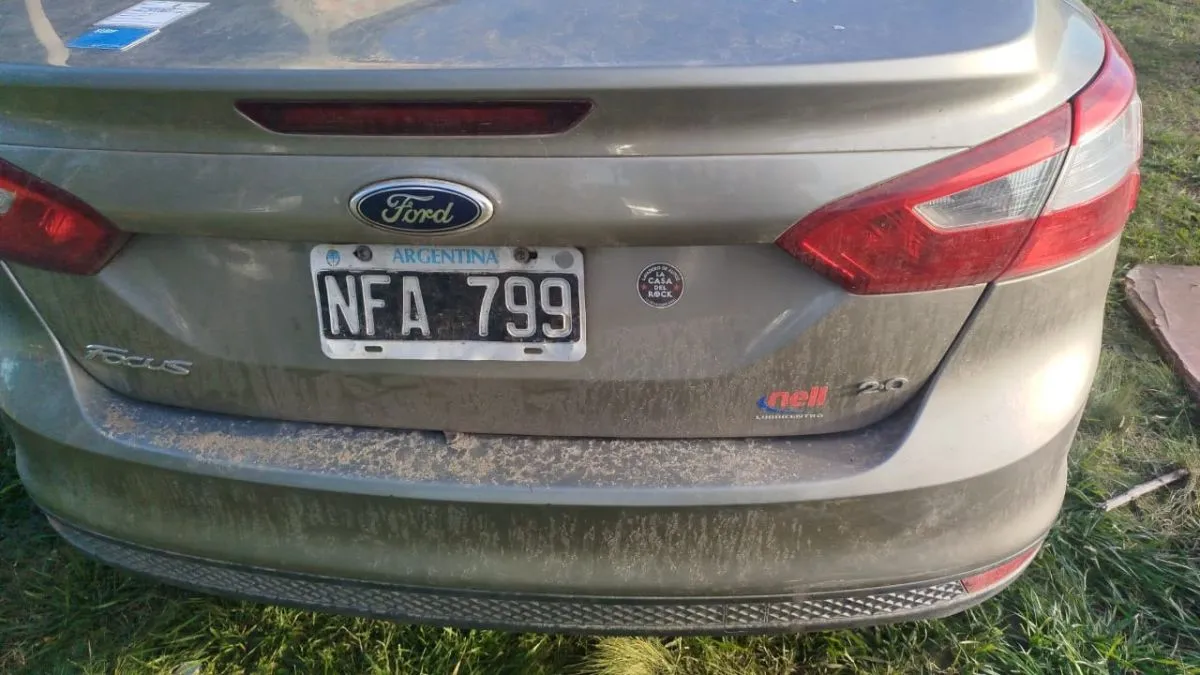 Encontraron un Ford robado en Los Acantilados y el quilombo sigue
