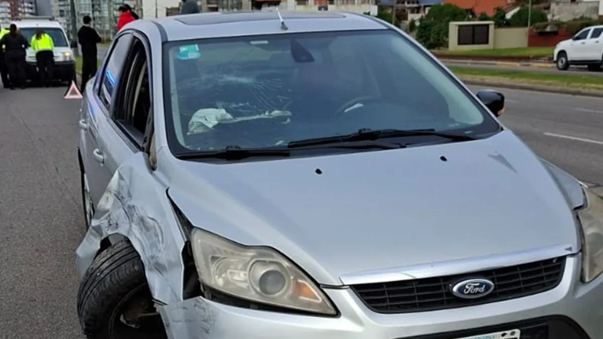 Se fue de gira con el auto: choque en la costa