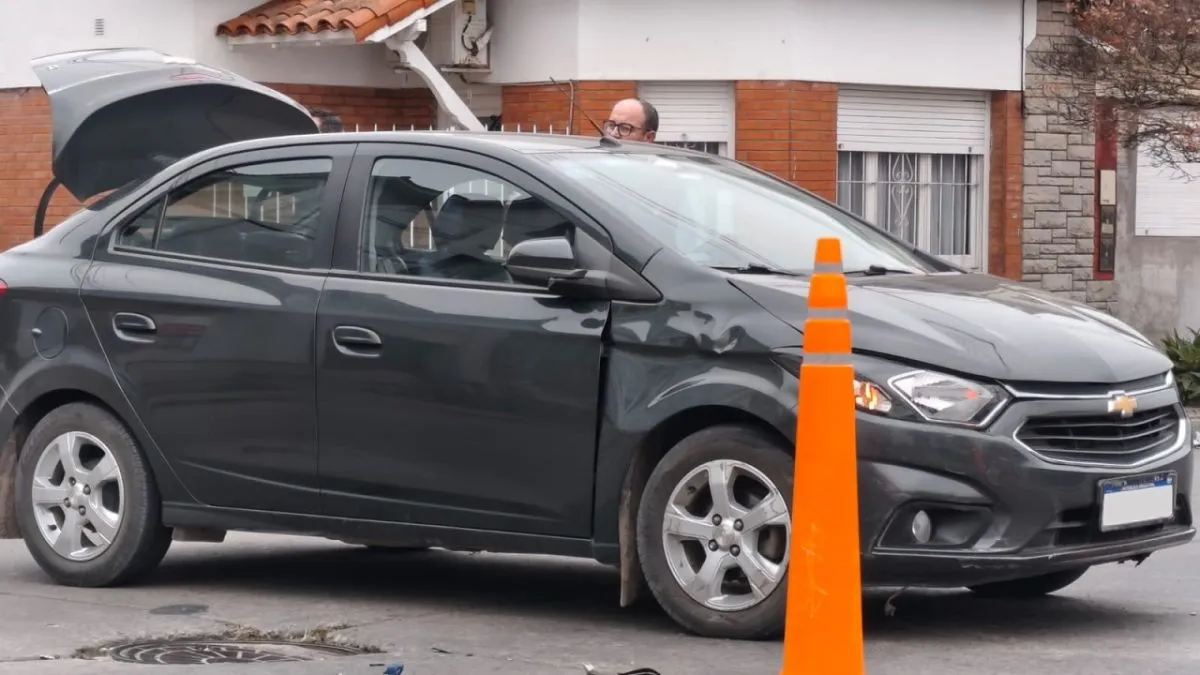 ¡Choque en MDP! Remis vs. Moto en pleno Belgrano