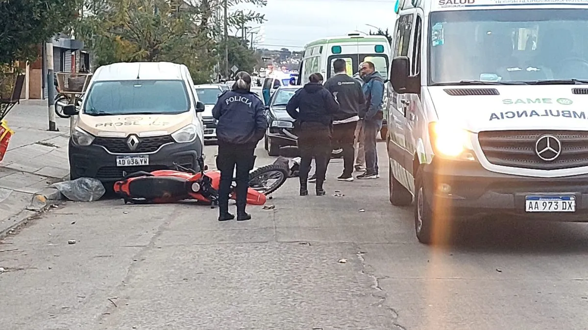Tremendo choque en MDP: auto vs. moto y caos en las calles