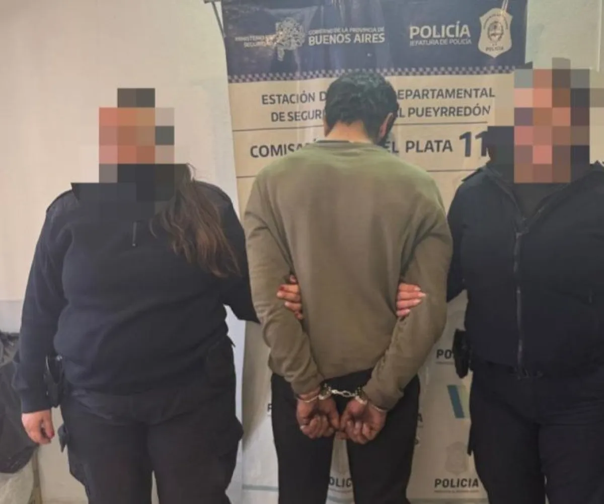 Intenta robar en la comisaría y termina con más patrulleros que el GTA