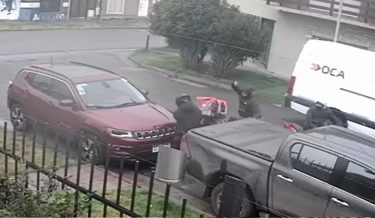 Moto de delivery se esfumó como Rápido y Furioso