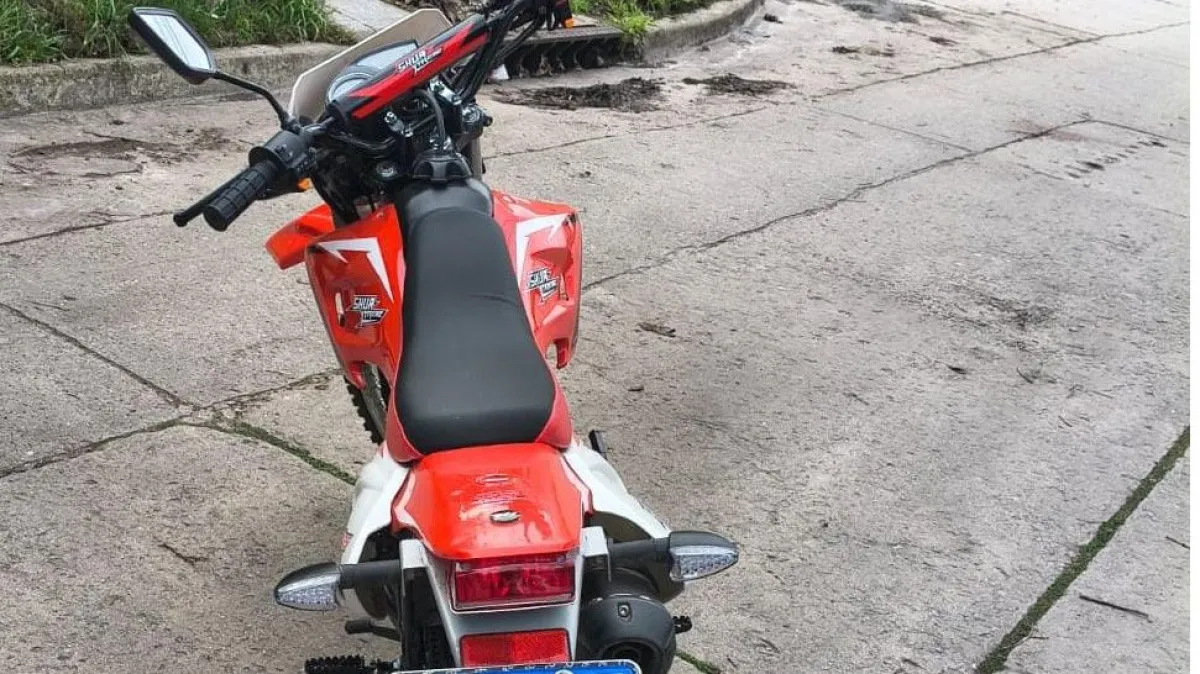 Vecinos golpean a ladrón de 16 años por intento de robo
