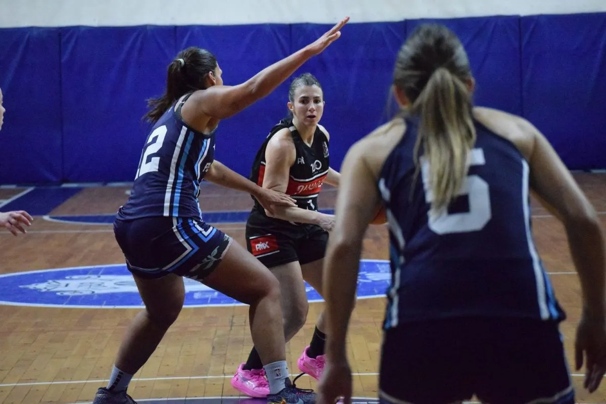 Photo: infobrisas.com Huelva Teams Kick Off Women's National Basketball League Season